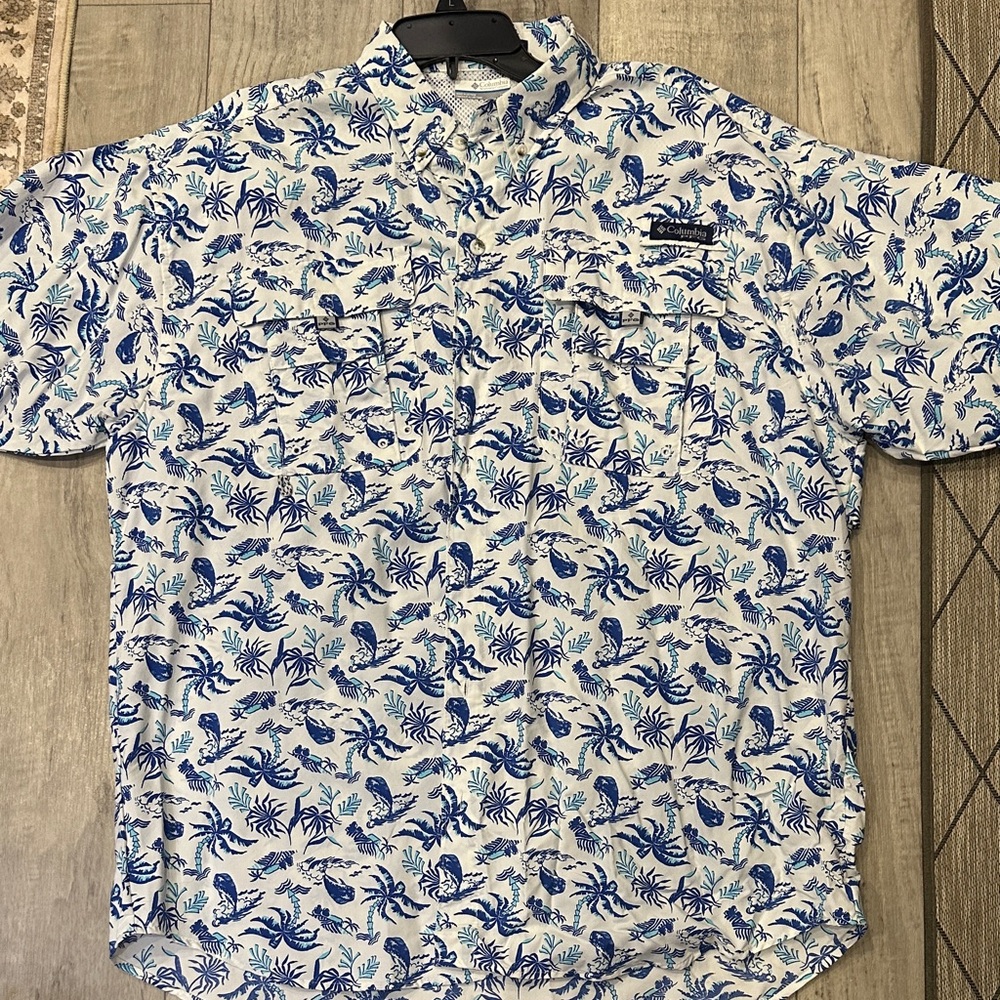 Columbia White and Blue Tropical Print Shirt